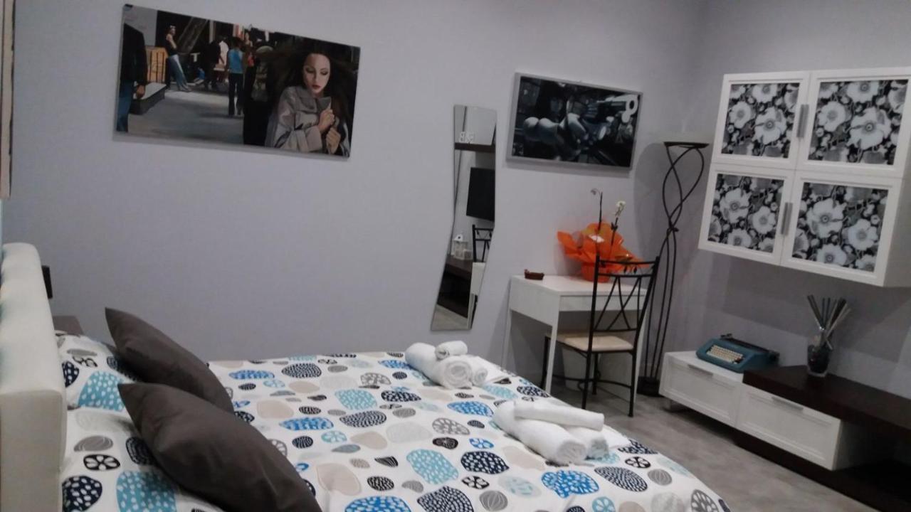 B&B A Casa Dell'Artista Casteldaccia Bagian luar foto