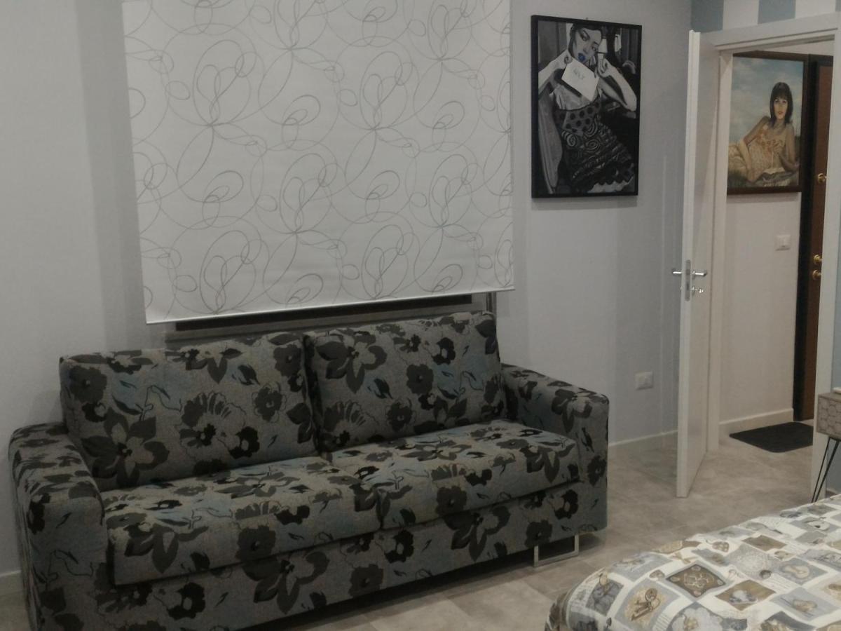 B&B A Casa Dell'Artista Casteldaccia Bagian luar foto